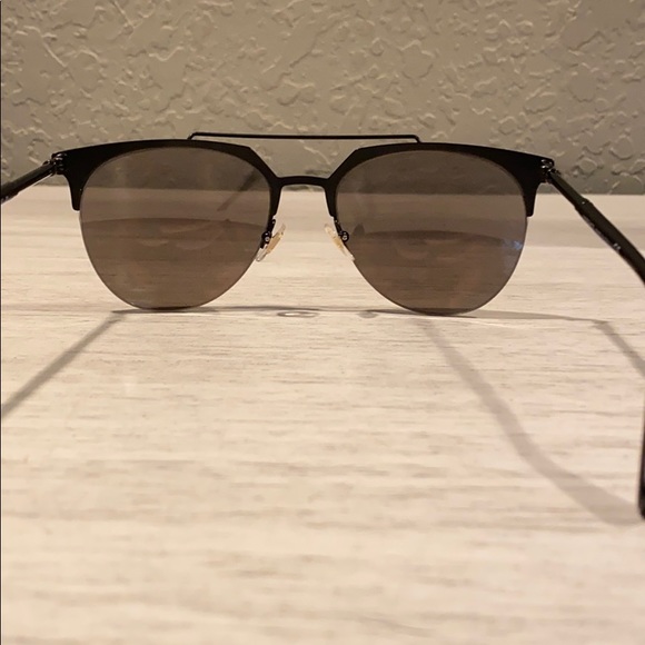 Versace unisex sunglasses authentic - Picture 6 of 12